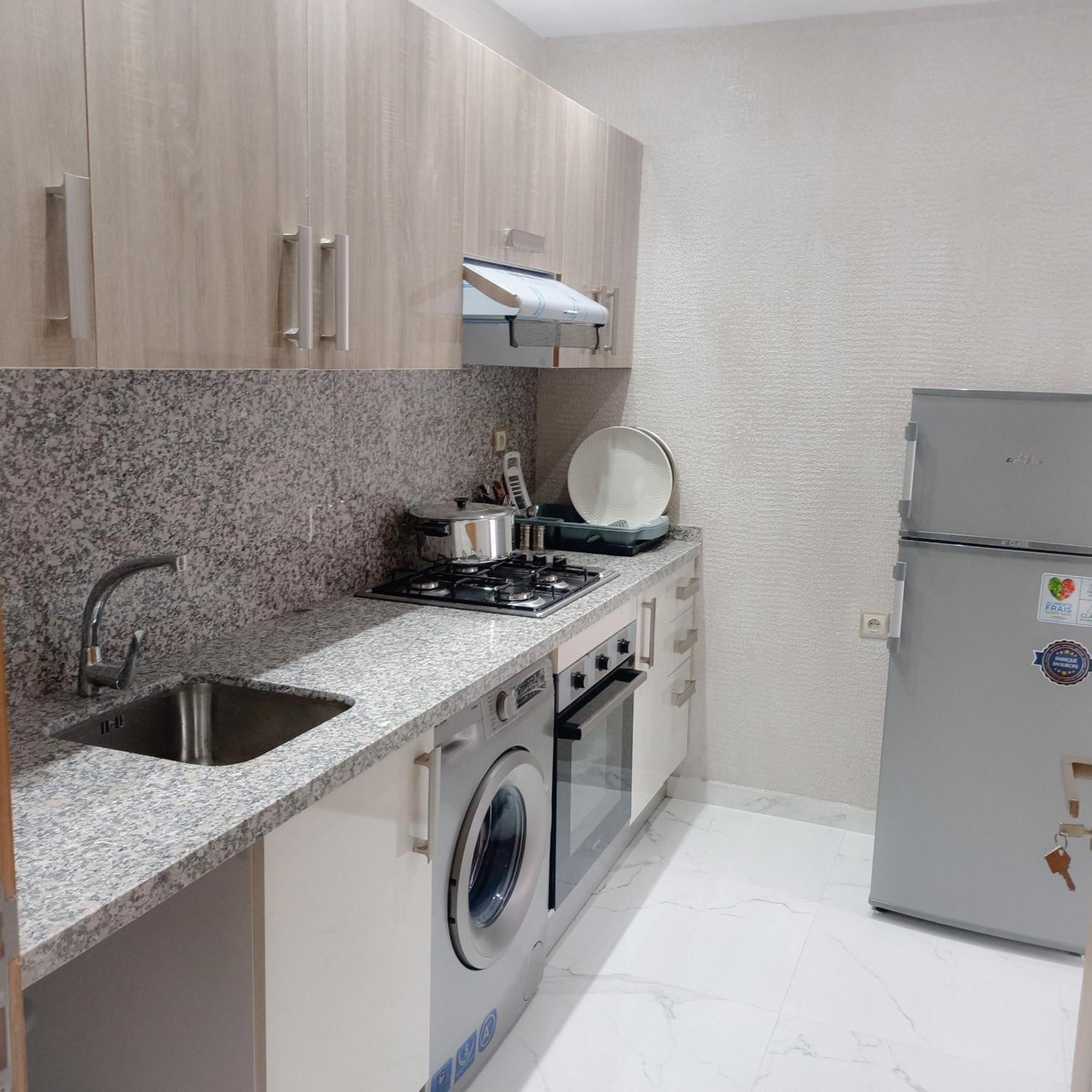 Super Apartement Totalement Neuf Et Climatise A Cote Du Centre Commercial Marjane M2 Tanger Eksteriør bilde