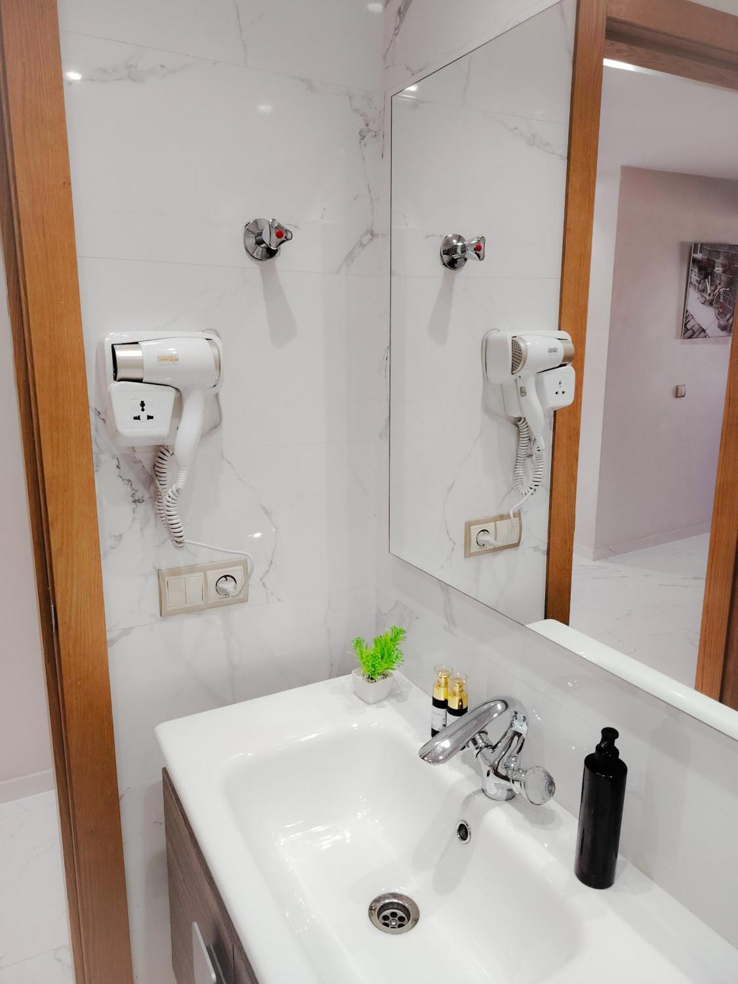 Super Apartement Totalement Neuf Et Climatise A Cote Du Centre Commercial Marjane M2 Tanger Eksteriør bilde